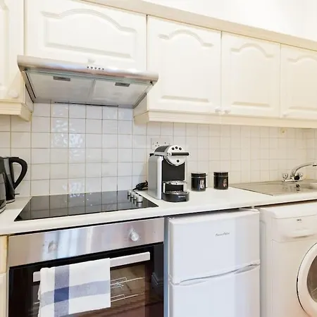 Апартаменты Blarney 1br Sleeps 4 *