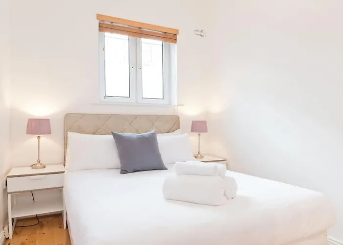 Blarney 1br Sleeps 4 דירה