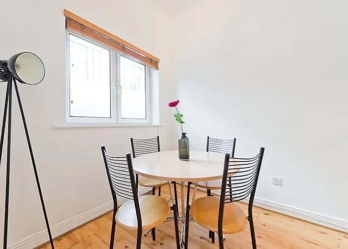 Blarney 1br Sleeps 4 דירה דבלין