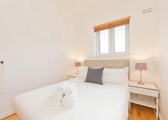 Blarney 1br Sleeps 4 דירה דבלין